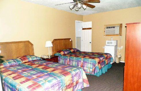 Interstate Motel Wills Point Room photo